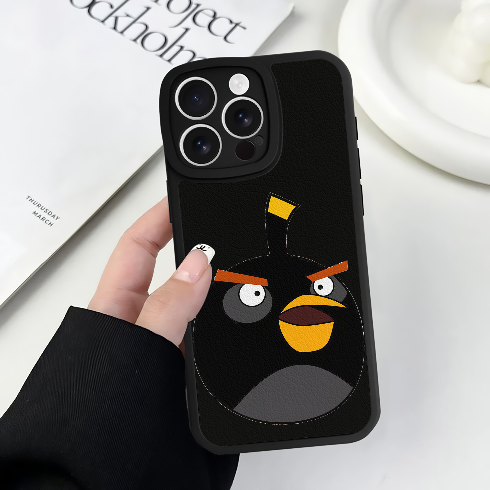 （画像用） Angry Birds アングリーバード 【iPhone 16シリーズ対応】シリコンスマホケース（レザー調） 材質：シリコン